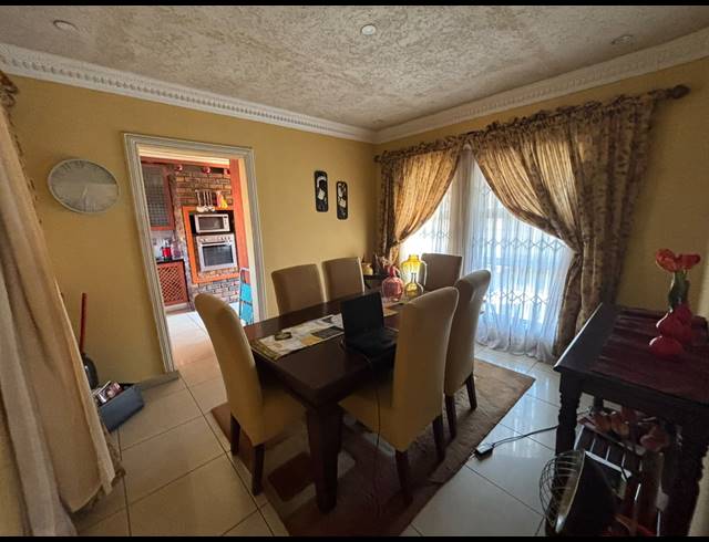 3 BEDROOM FREEHOLD FOR SALE IN KLIPPOORTJE